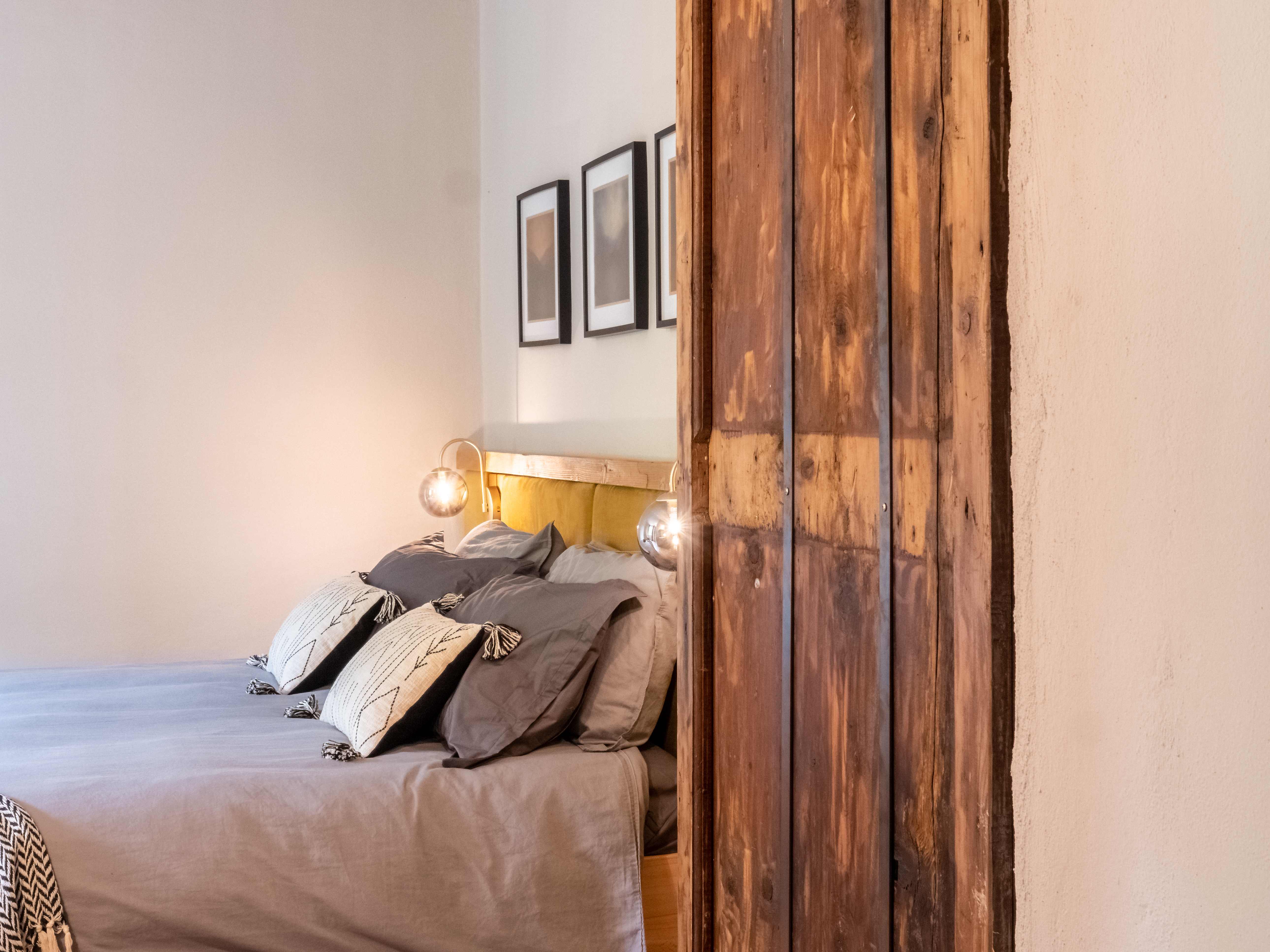 Exposed beam detail